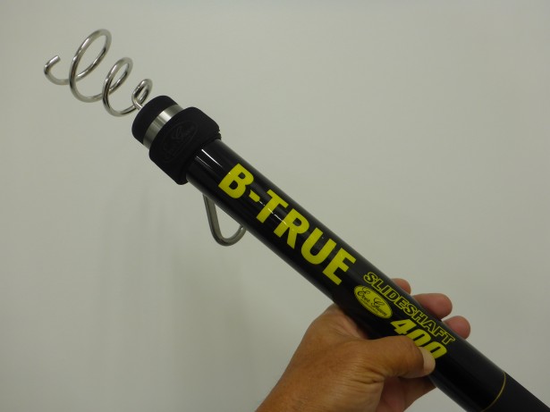 陸っぱりだけでなくマイボーターにもオススメ！ルアー回収器「B-TRUE 